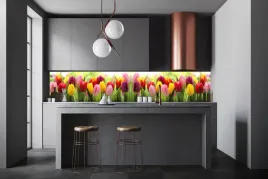 fototapeta-do-kuchni-zmywalna-tulipany-kolorowe-kwiaty-w-trawie-350x60