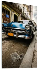 obraz-na-szkle-retro-auto-w-miescie-60x120-cm