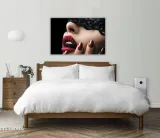 obraz-na-plotnie-usta-kobieta-twarz-loft-70x50-format-poziomy