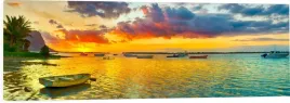 obraz-panoramiczny-na-sciane-do-sypialni-morze-zachod-slonca-lodzie-120x40