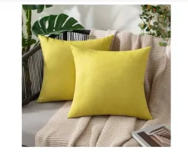 poszewka-wodoodporna-na-poduszke-dekoracyjna-zolta-na-zamek-60x60-cm-2-szt