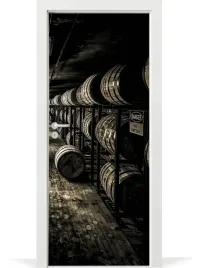 fototapeta-samoprzylepna-na-drzwi-beczki-burbon
