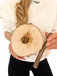 okragle-drewienko-z-nasionami-i-larwami-macznika-male-i-srednie-papugi