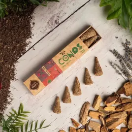 kadzidelka-sagrade-madre-szyszki-paczuli-palo-santo