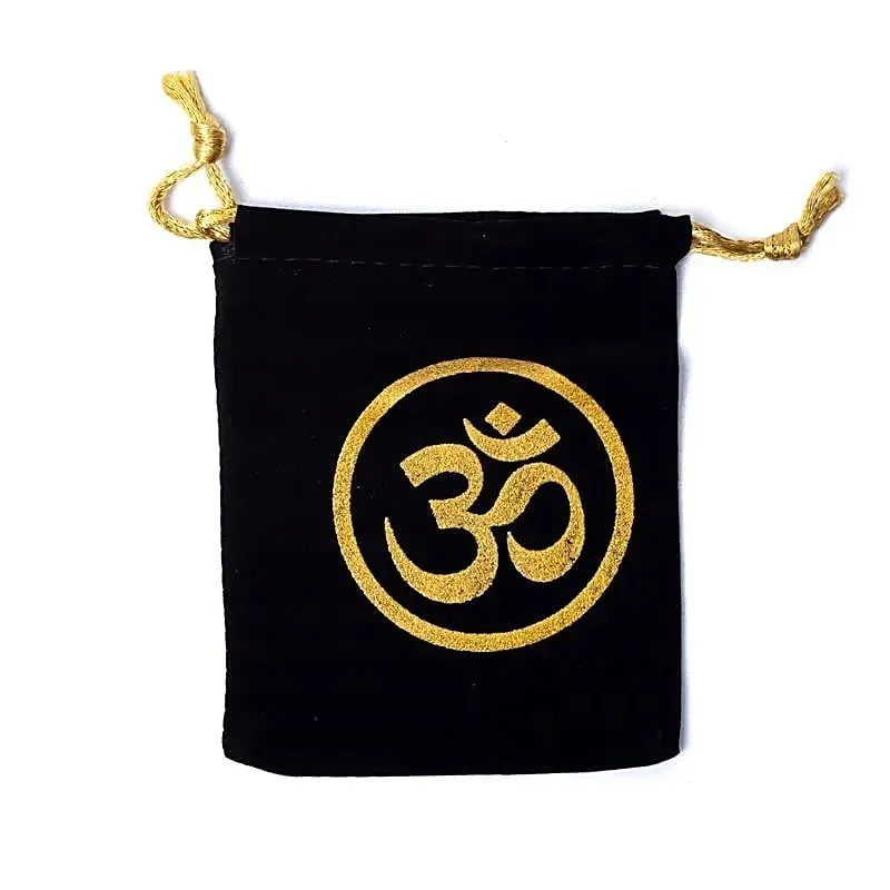 aksamitna-torebka-z-ohm