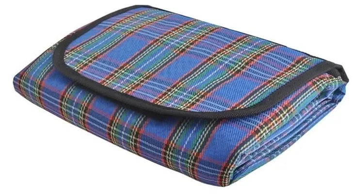 mata-piknikowa-niebieska-basic-180-x-145-cm-cechy-dodatkowe-izolowany-spod-uchwyt-do-przenoszenia-zapiecie