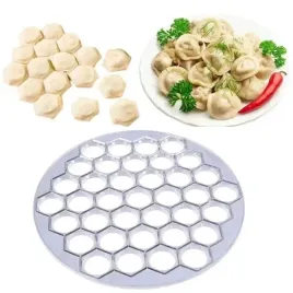 forma-foremka-pieroznica-do-uszek-pierogow-ravioli-37-otworow-wykrojnik