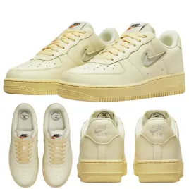 buty-sportowe-damskie-wygodne-skora-nike-wmns-air-force-do9456-100-r-365