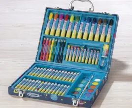 zestaw-artystyczny-76-ele-kredki-farby-flamastry-walizka-astronauta