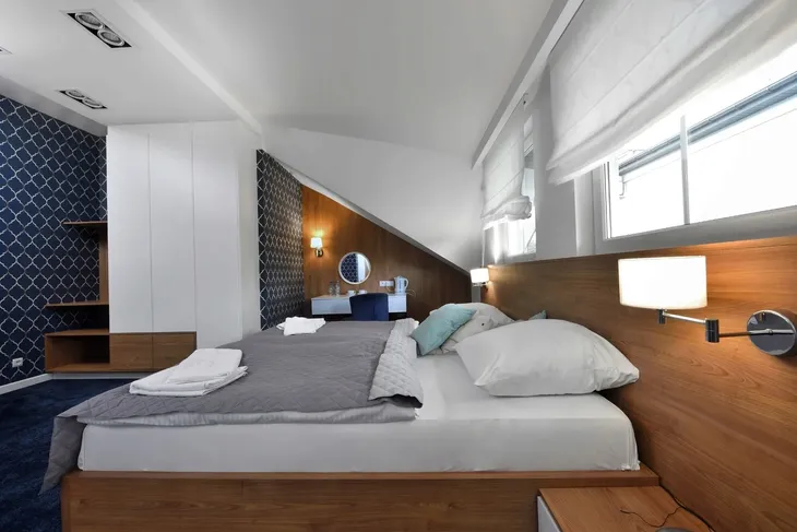 kinkiet-regulowany-zielony-welurowy-lampa-na-sciane-scienna-abazur-led-e27-stan-nowy-dlugosc-wysokosc-20-cm