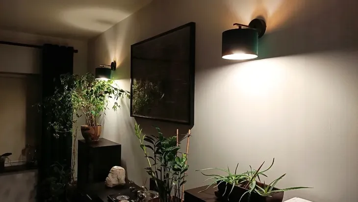 kinkiet-lampa-na-sciane-scienna-led-e27-czarny-abazur-nowoczesny-modny-stan-nowy-kolor-bialy-srebrny-czarny-zloty-bezowy-szary-wielokolorowy