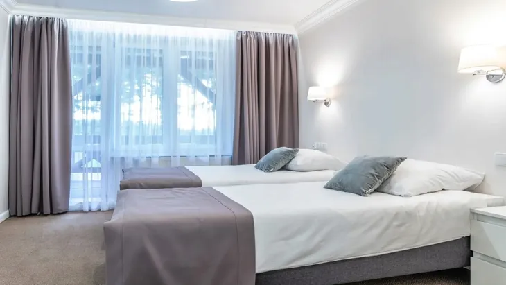 kinkiet-lampa-na-sciane-scienna-led-e27-czarny-abazur-nowoczesny-modny-stan-nowy-dlugosc-wysokosc-21-cm