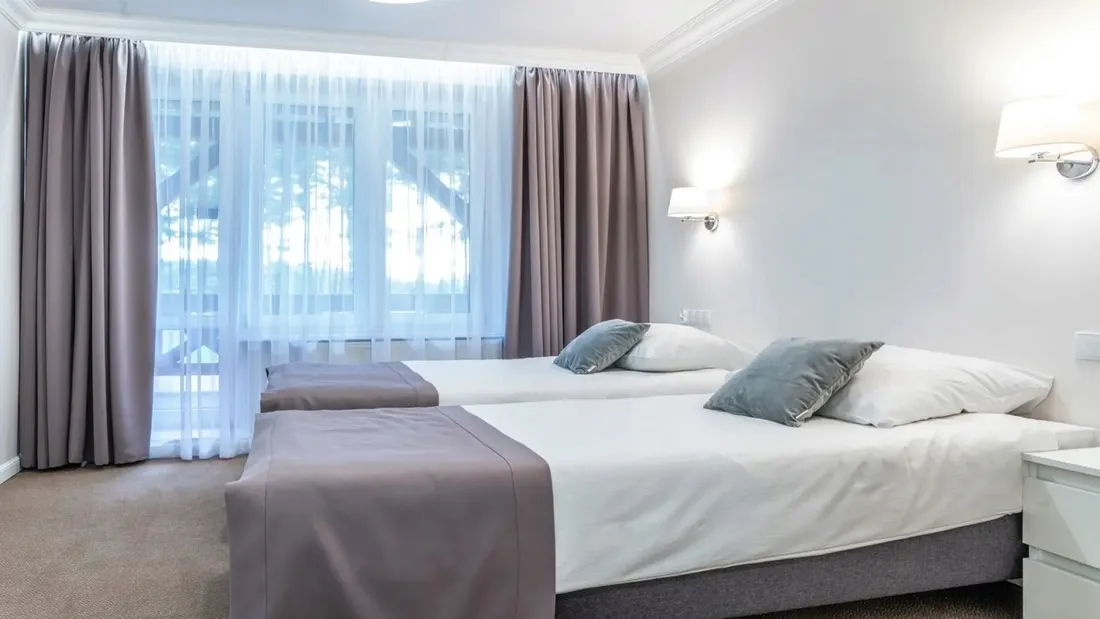 kinkiet-lampa-na-sciane-scienna-led-e27-czarny-abazur-nowoczesny-modny