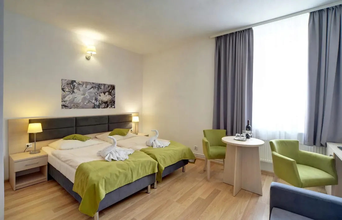 kinkiet-lampa-na-sciane-scienna-czarny-abazur-led-e27-nowoczesny-modny