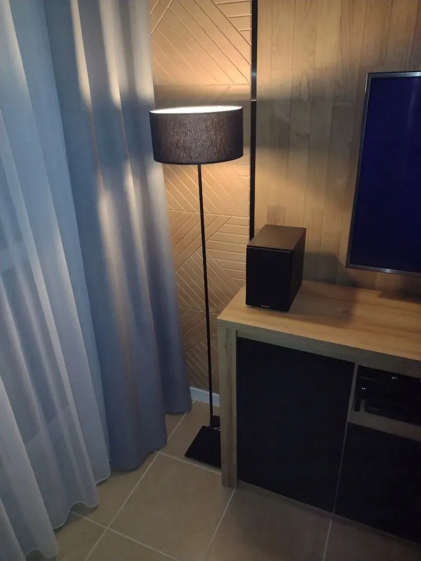 lampa-stojaca-podlogowa-bezowa-led-e27-z-abazurem-nowoczesna-do-pokoju