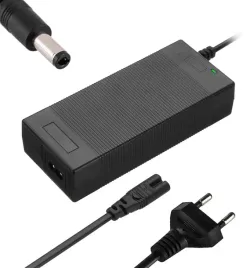 zasilacz-ladowarka-do-hulajnogi-deskorolki-42v-2a-55x25-motus-fiat-kugoo