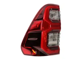 lampa-tylna-lewa-hilux-viii-pick-up