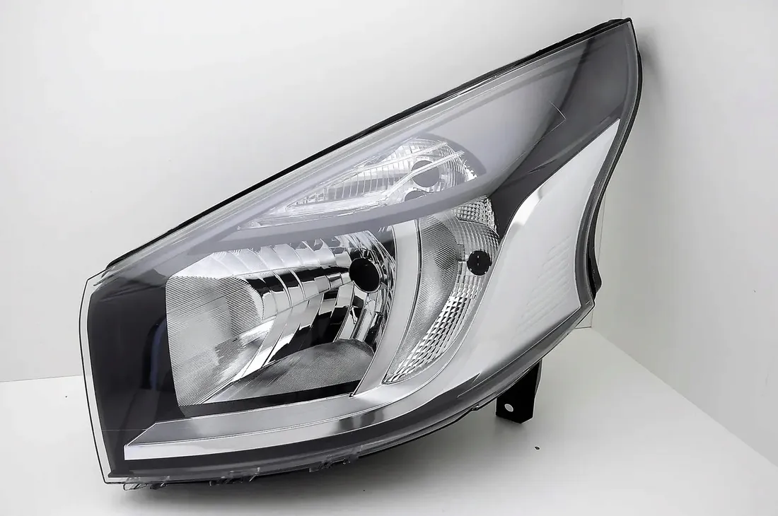 renault-trafic-2014-reflektor-lewy-depo