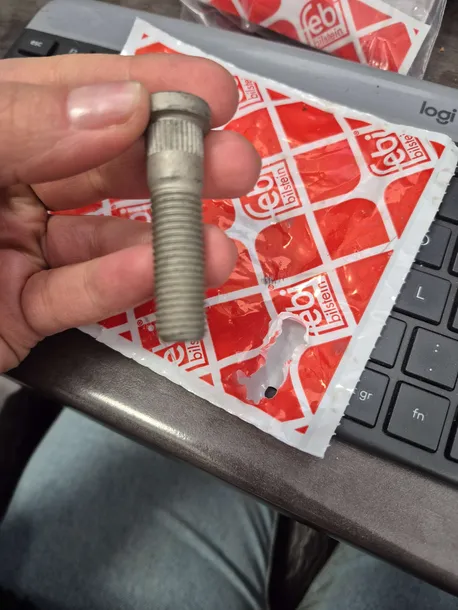 sworzen-kola-febi-bilstein-100166-zastosowanie-felgi-stalowe