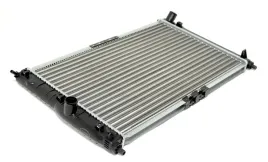 chlodnica-silnika-wody-do-daewoo-lanos-1-3-1-5-1-6-z-klimatyzacja