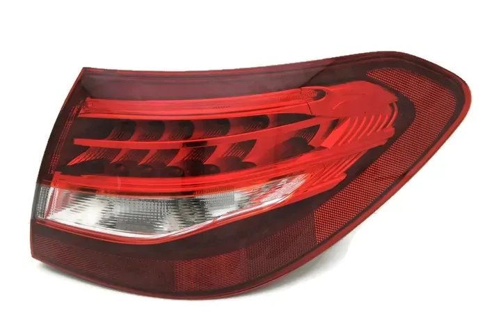 MERCEDES C KL W205 KOMBI 14- LAMPA LED PRAWA NOWA