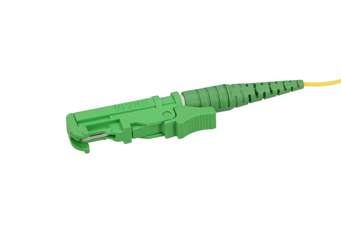 extralink-pigtail-e2000-apc-pvc-jednomodowy-g657a1-15m