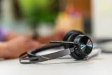 poly-zestaw-sluchawkowy-voyager-focus-2-usb-a