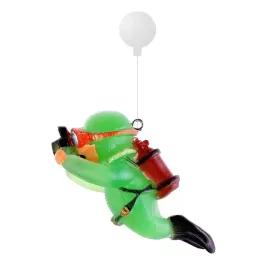 ozdoba-nurek-plywajacy-po-akwarium-swieci-w-nocy