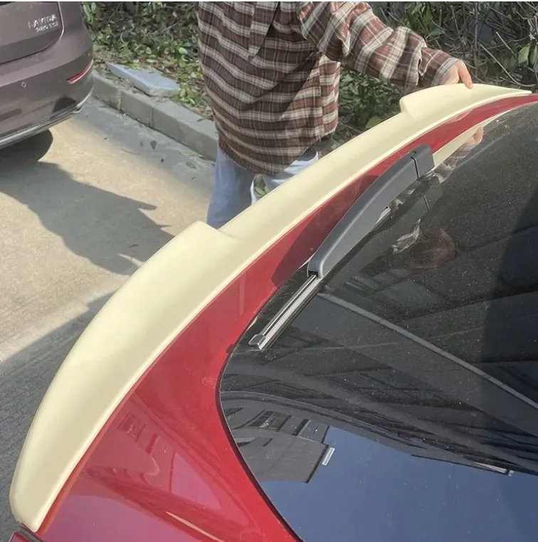 spoiler-na-klape-ford-mustang-mach-e-mach-e