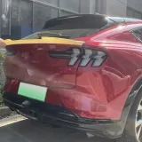 spoiler-na-klape-ford-mustang-mach-e-mach-e-typ-samochodu-samochody-osobowe
