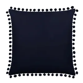 granatowa-poszewka-z-pomponami-45x45-fluffy