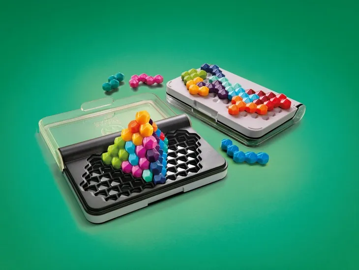 smartgames-iq-six-pro-puzzle-3d