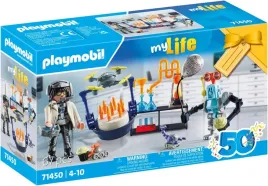 playmobil-mylife-71450-naukowiec-z-robotami