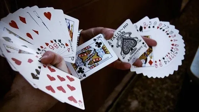 karty-tally-ho-circle-back-poker-czerwone