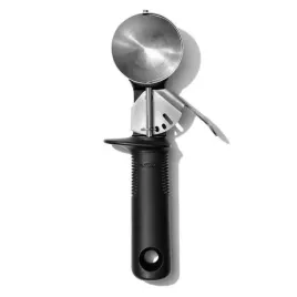 oxo-lyzka-galkownica-do-lodow-czarna-good-grips
