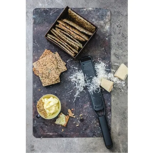 black-sheep-tarka-zester-microplane-zasilanie-reczne