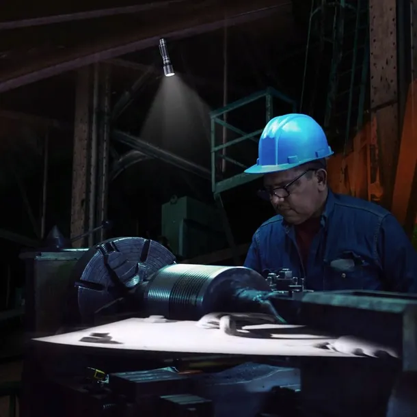 latarka-diodowa-fenix-c7-zrodlo-swiatla-led