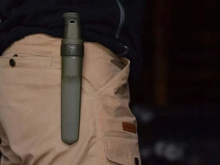 noz-morakniv-kansbol-multi-mount-s-material-rekojesci-guma