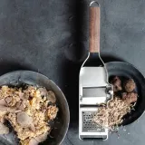 mandolina-tarka-do-trufli-microplane-material-obudowy-drewno