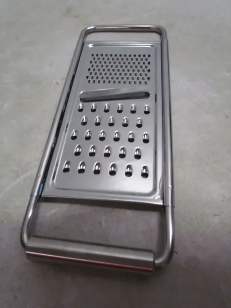 tarka-uniwersalna-material-obudowy-metal