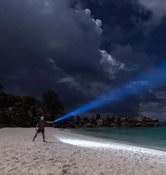 latarka-led-lenser-mt14-stan-nowy-waga-253-g