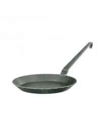 rosle-patelnia-zelazna-kuta-24cm