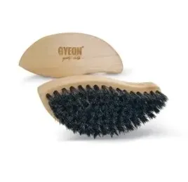 gyeon-q2m-leatherbrush-naturalna-szczotka-do-czyszczenia-skory