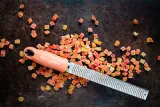 tarka-premium-zester-cinnamon-orange-microplane-material-obudowy-tworzywo-sztuczne