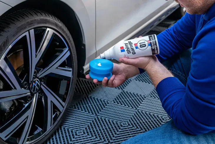 shiny-garage-back2black-polymer-tire-dressing-500ml-dressing-do-opon-stan-nowy