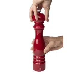 paris-mlynek-do-pieprzu-30-cm-red-passion-lacquer-peugeot