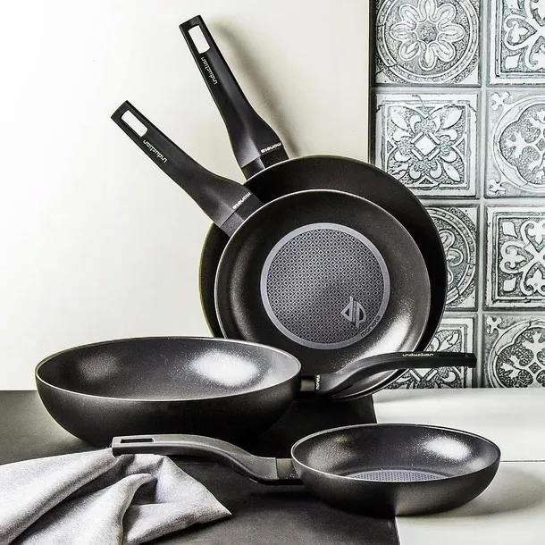 patelnia-20-cm-nova-indukcja-stan-nowy-powloka-non-stick-nieprzywierajaca