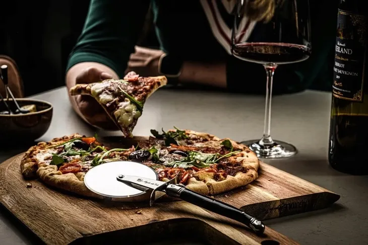 noz-do-pizzy-laguoiole-premium-line-przeznaczenie-do-pizzy