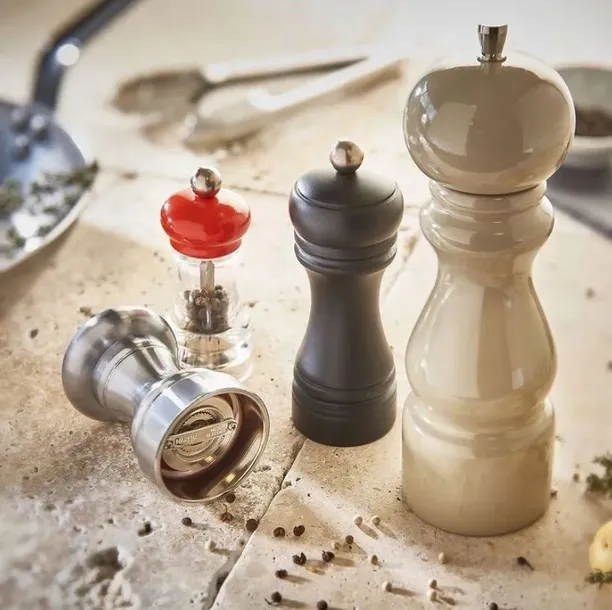 zestaw-do-stekow-informacje-dodatkowe-mozliwosc-uzywania-na-kuchni-indukcyjnej