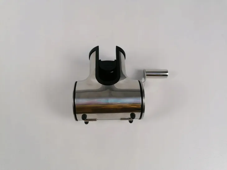mlynek-do-sera-roesle-material-obudowy-metal